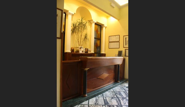 Bancone Reception Hotel Chiusarelli