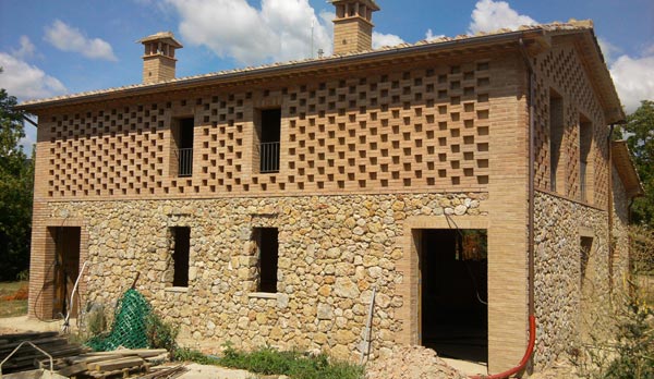 riconversione 
in residenza di un ex-annesso  
rurale in località Sparavicchio
